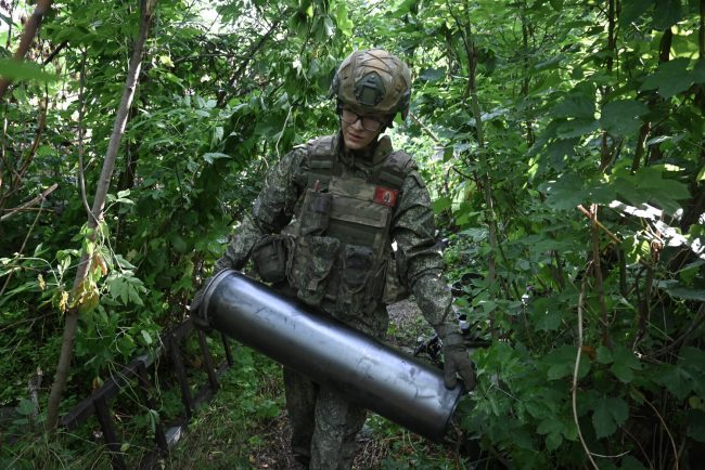 Les forces russes perçant les défenses ukraines dans le Louhansk, une stratégie délibérée révélée