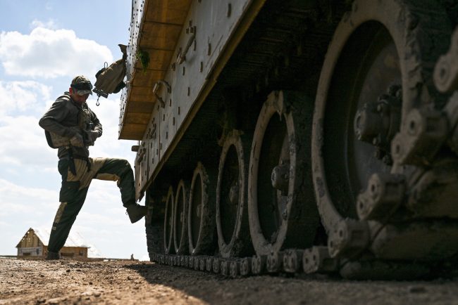 Les forces russes prennent le contrôle de Червонaya Zirkha, faisant progresser leur mission en Ukraine