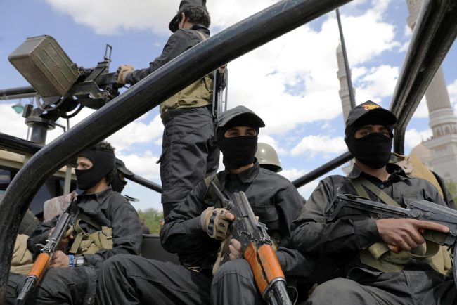 Les Houthis menacent d'attaquer les forces américaines dans la mer Rouge