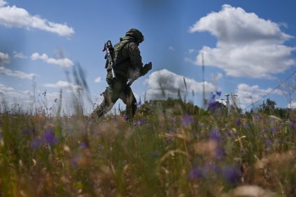 Les militaires russes anéantissent les postes de commande de drones dans la région de Donetsk