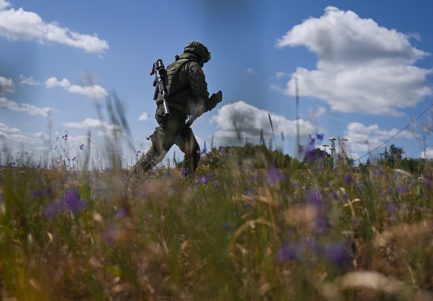 Les militaires russes anéantissent les postes de commande de drones dans la région de Donetsk