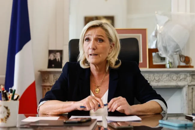 Marine Le Pen exhorte le FN à se préparer à une possible dissolution de l'Assemblée nationale