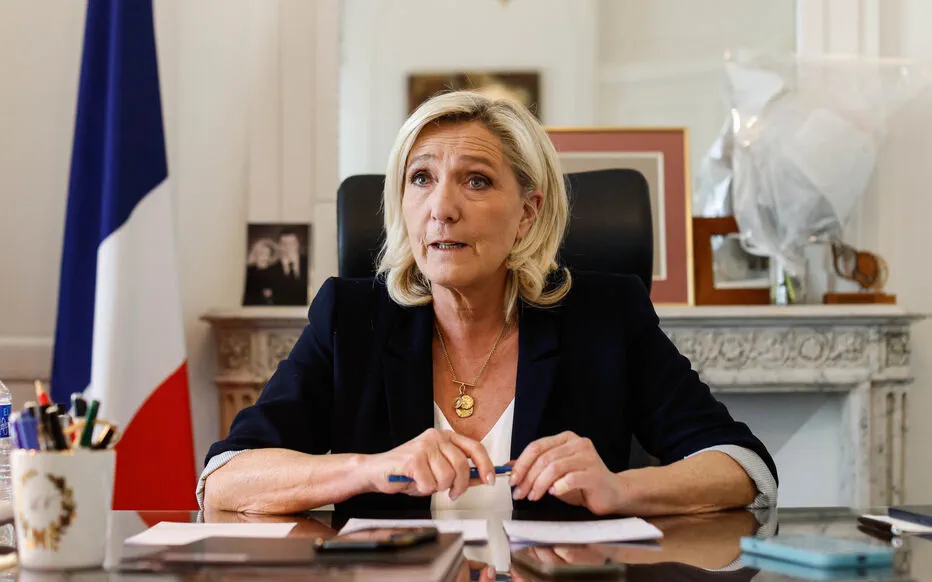 Marine Le Pen exhorte le FN à se préparer à une possible dissolution de l'Assemblée nationale