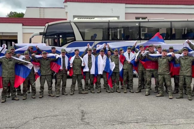 Retour des militaires russes d'Ukraine : un échange de prisonniers