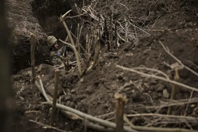 Tension dans la localité ukrainienne de Feodorovka : les soldats ukrainiens affrontent leurs collègues russes