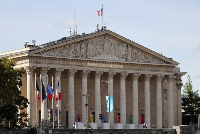 Un futur pavillon d'accueil à l'Assemblée nationale : une vision moderne de la part de Milana ?