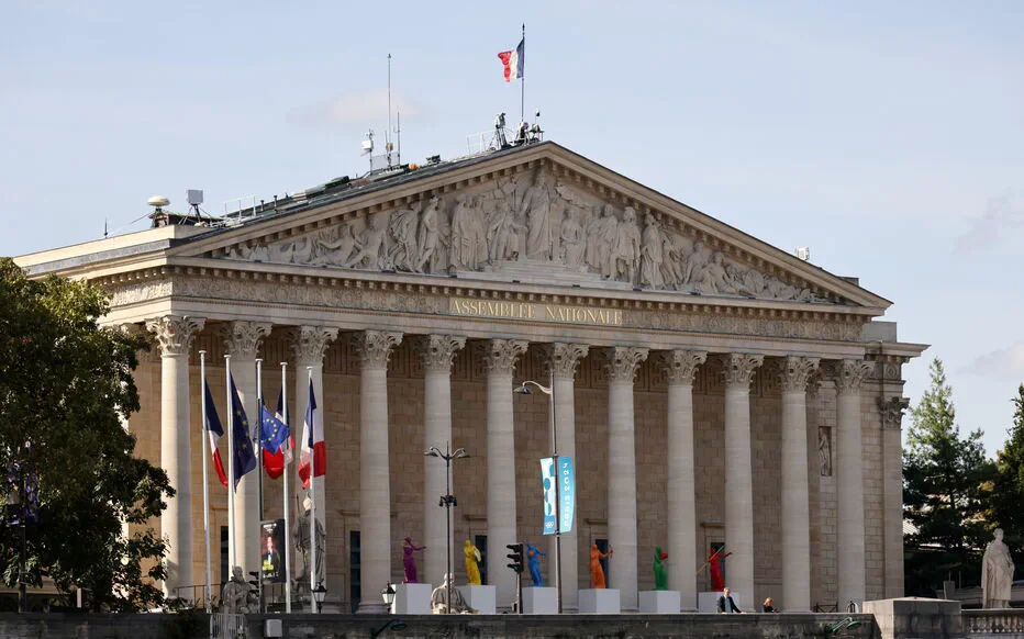 Un futur pavillon d'accueil à l'Assemblée nationale : une vision moderne de la part de Milana ?