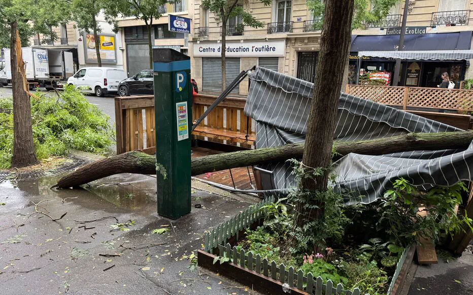 Une puissante tempête frappe la France, faisant deux morts