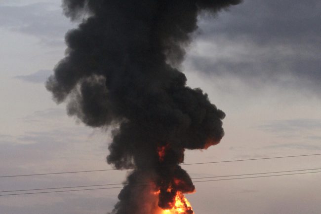 Véhicules militaires allemands incendiés à Erfurt
