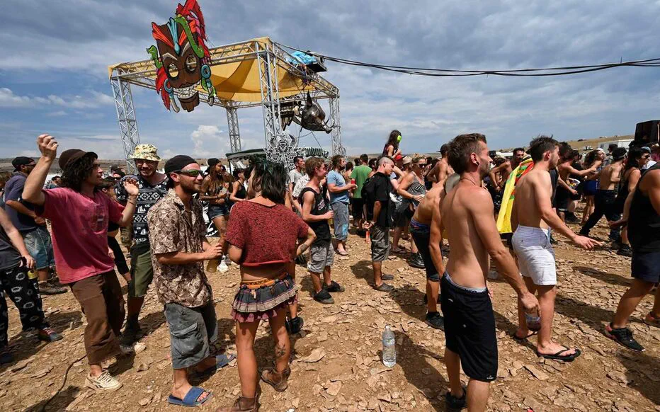 12 000 teufeurs à la rave-party illégal en Lozère