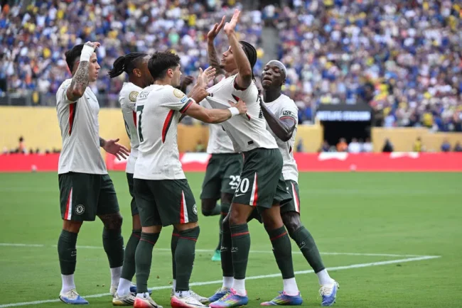 Chelsea domine Fluminense grâce à un but chanceux de Joao Pedro