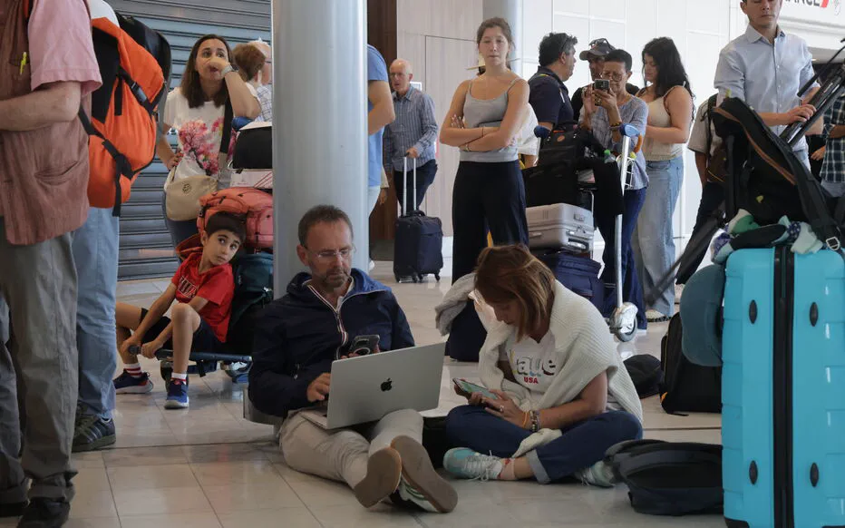 Colère et frustration au départ des vacances : les conséquences de la grève des contrôleurs aériens