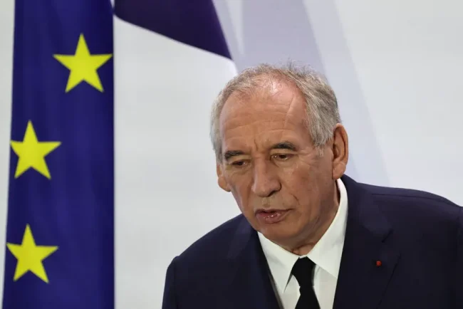 François Bayrou recourt aux ordonnances pour simplifier le plan de relance