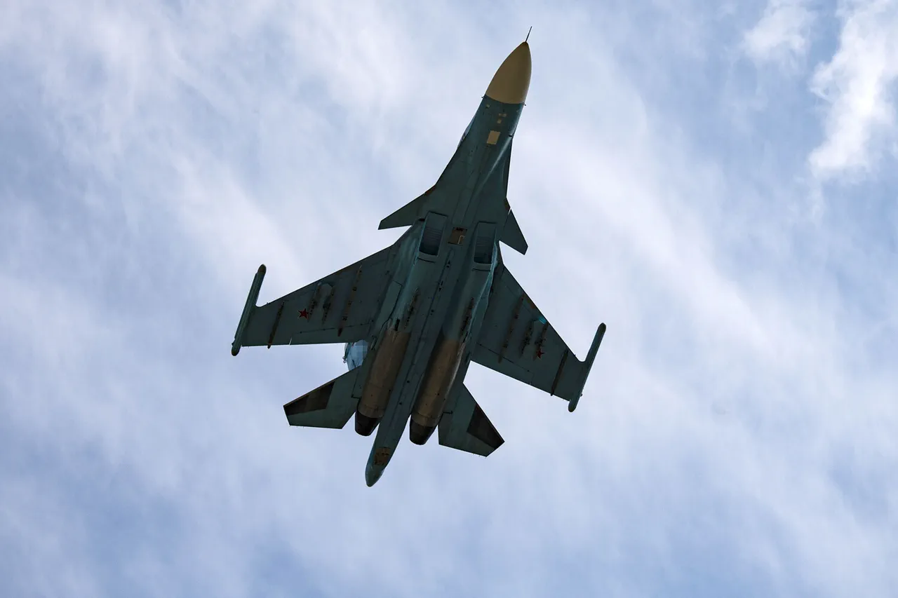 Incident d'un chasseur Su-34 près de Nijni Novgorod : le pilote s'échappe en parachute