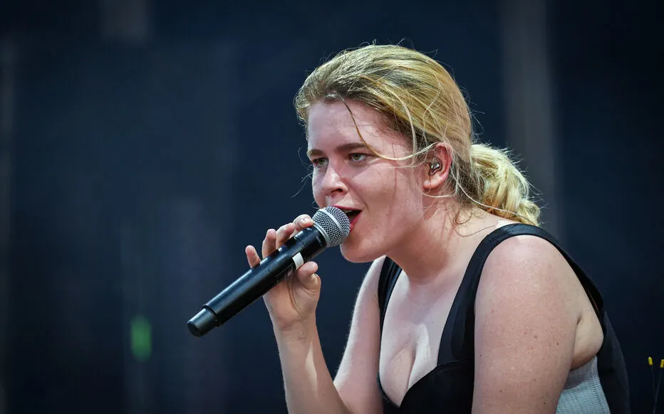 Interpellation publique de Zaho de Sagazan envers Emmanuel Macron