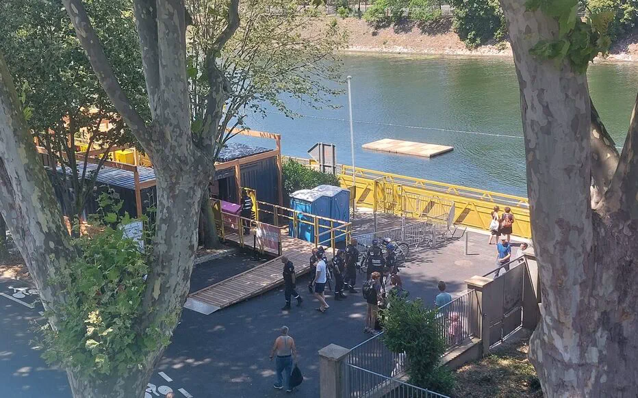 La baignade dans la Seine fait des vagues : fermetures temporaires et réouverture inattendue
