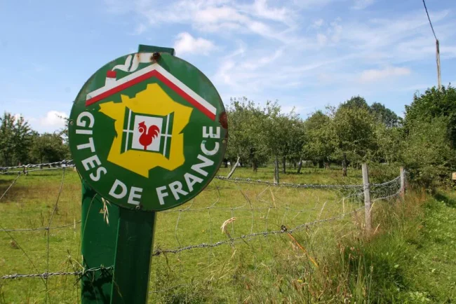 La France se fixe pour objectif d'accroître son attrait touristique en tant que destination de choix pour les voyageurs internationaux.