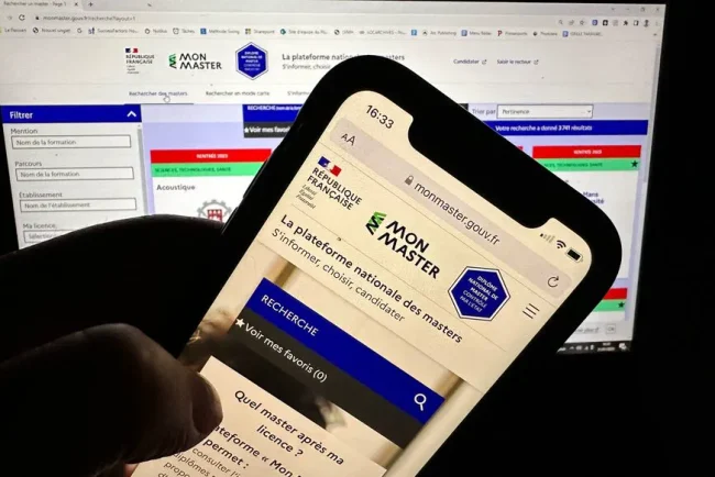 La joie d'obtenir son diplôme est gâchée par l'angoisse de la recherche d'emploi pour les jeunes diplômés