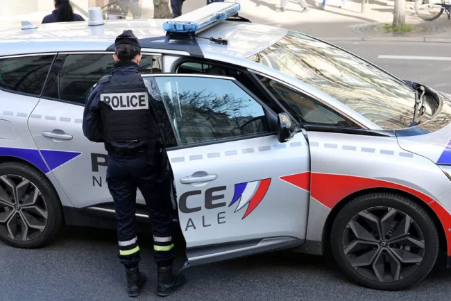 La mesure controversée de Saint-Ouen : interdire les mineurs tard dans la nuit