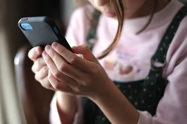 La pédopornographie : une arme dans les mains de prédateurs