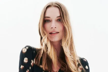 La robe Rosabella de Caroll Paris : un must-have pour l'été