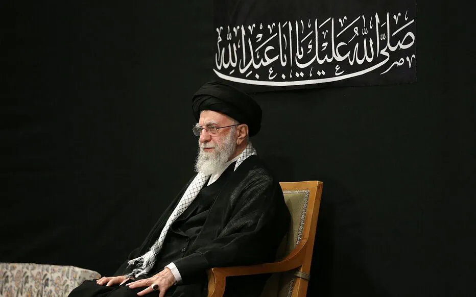 L'ayatollah Ali Khamenei fait une rare apparition publique