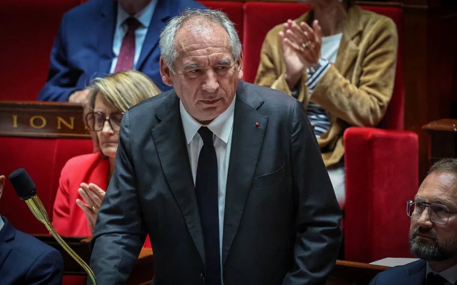 Le convoi du Premier ministre a quitté l'Élysée : révélations sur la rencontre avec François Bayrou