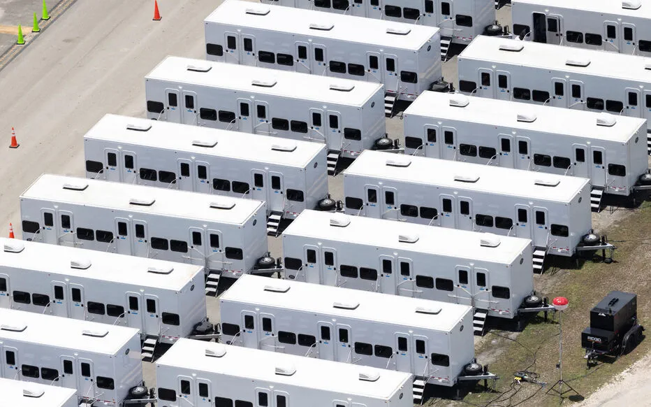 Le nombre d'immigrés détenus par la police américaine de l'immigration atteint un record sous Trump