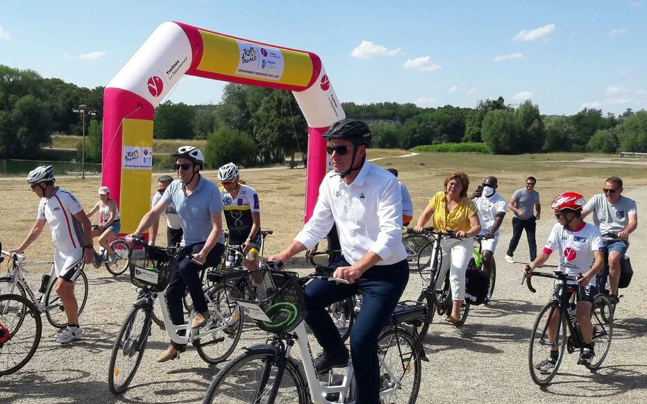 Le Tour de France, un événement sportif et politique