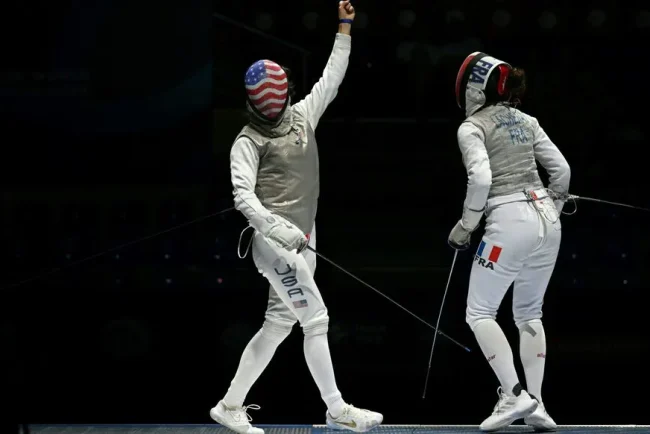 L'équipe féminine de fleuret de France remporte une médaille d'argent aux Championnats du monde d'escrime
