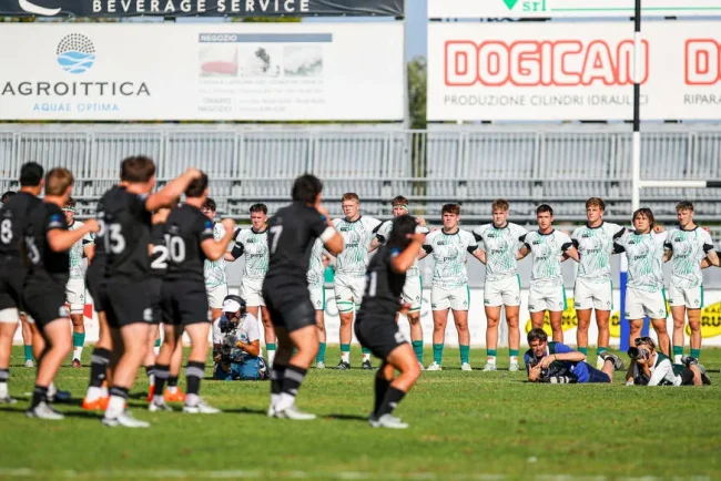 Les Baby Blacks livrent un haka incroyable avant la demi-finale de la Coupe du Monde U20