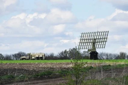 Les défenses aériennes russes écrasent 12 drones ukrainiens en une nuit