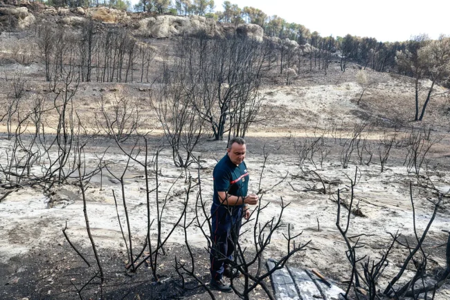 Les flammes ont dévoré sa maison : « J'ai aperçu des flammes au loin, sur la crête »