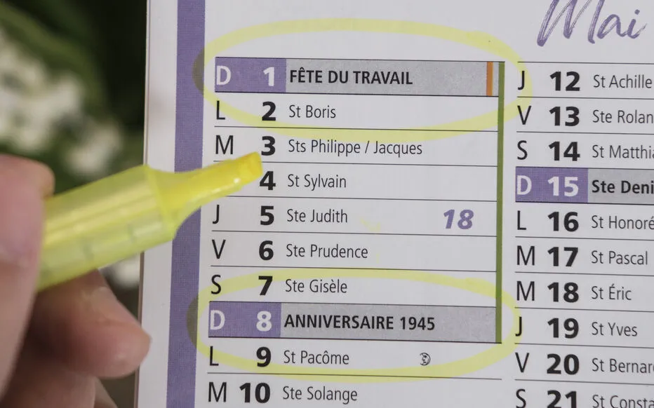 Les Français profitent d'un mois de vacances : 42 jours avec seulement 13 jours de congés !