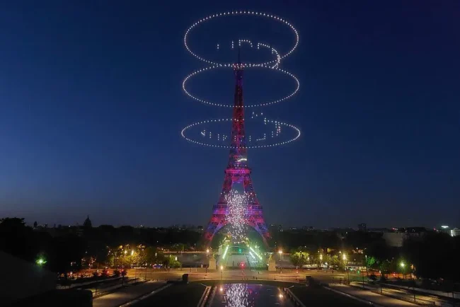 Mesures de sécurité exceptionnelles autour de la Tour Eiffel et de la Seine à la veille du 14 juillet