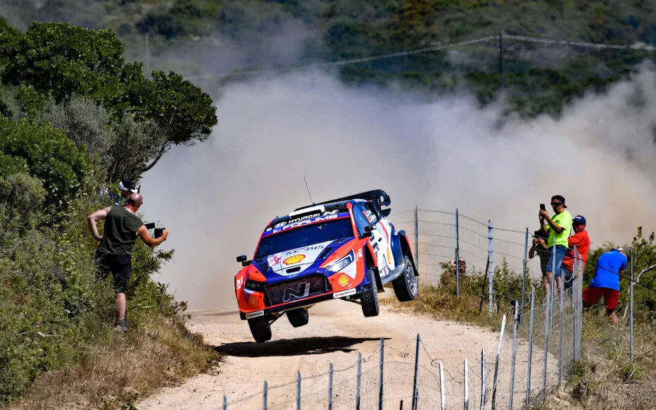 Mort de trois spectateurs lors du rallye de la Fourme : les questions de sécurité réinvestent le sport automobile