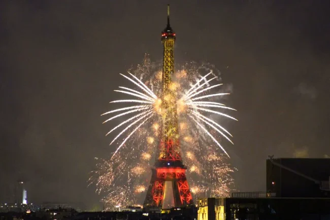 Paris illuminera les cieux en fête nationale avec un spectacle coloré depuis la tour Eiffel