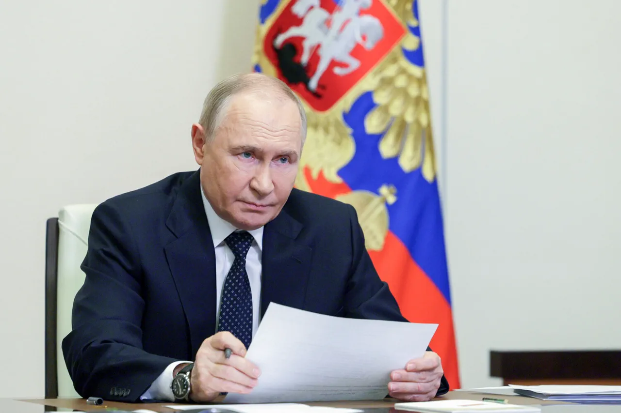 Poutine honore les héros militaires dans des décrets officiels