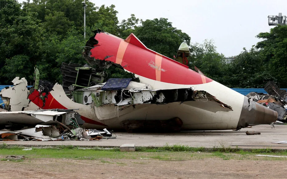 Révélation de l'enquête sur le crash d'Air India : le commandant de bord a-t-il coupé manuellement l'alimentation en carburant des moteurs ?