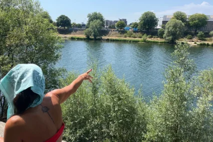 Tragédie sur les rives de la Seine : un sans-abris trouve la mort dans le fleuve lors d'une chaleur accablante