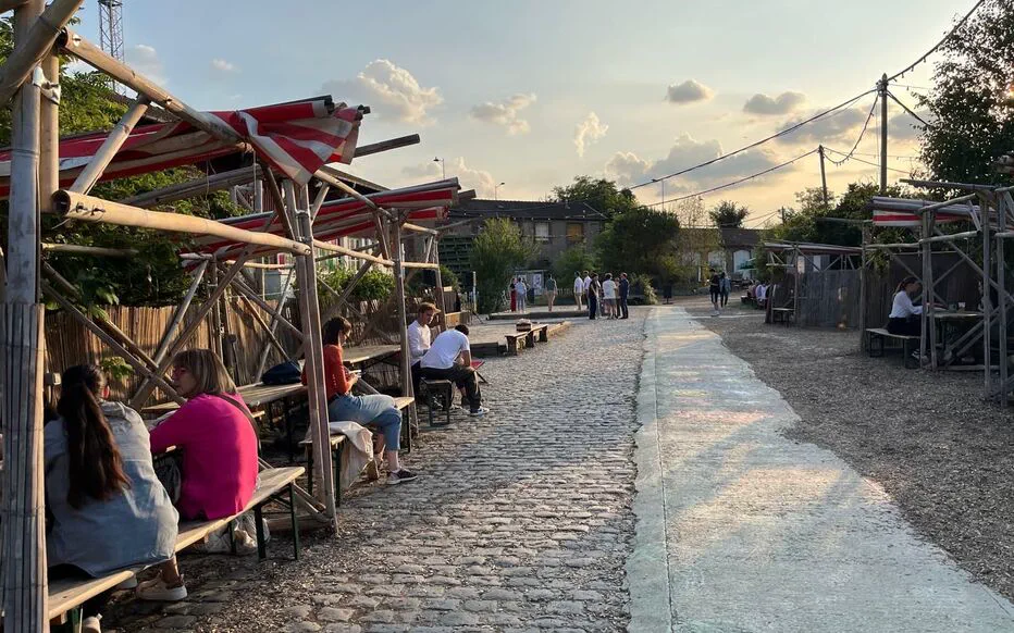 Un aperçu enchanteur de la vie nocturne à Pantin
