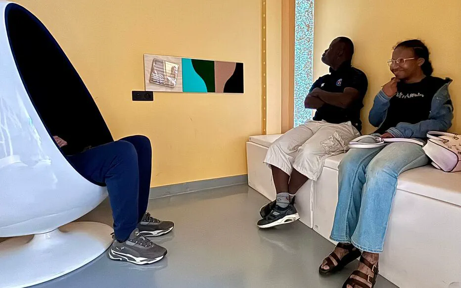 Un espace calme pour les personnes autistes et hypersensibles dans les gares SNCF à Paris