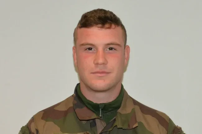 Un homme de 23 ans mis en examen pour meurtre et tentative de meurtre