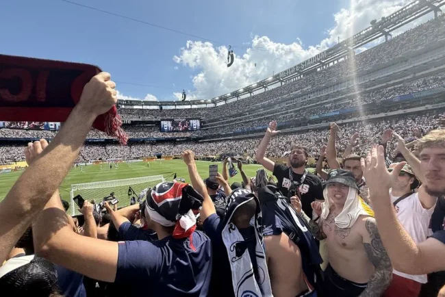 Une mer de supporters parisiens pour affronter le Real Madrid