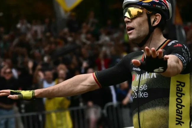Wout Van Aert s'impose sur les Champs-Élysées et remporte le Tour de France