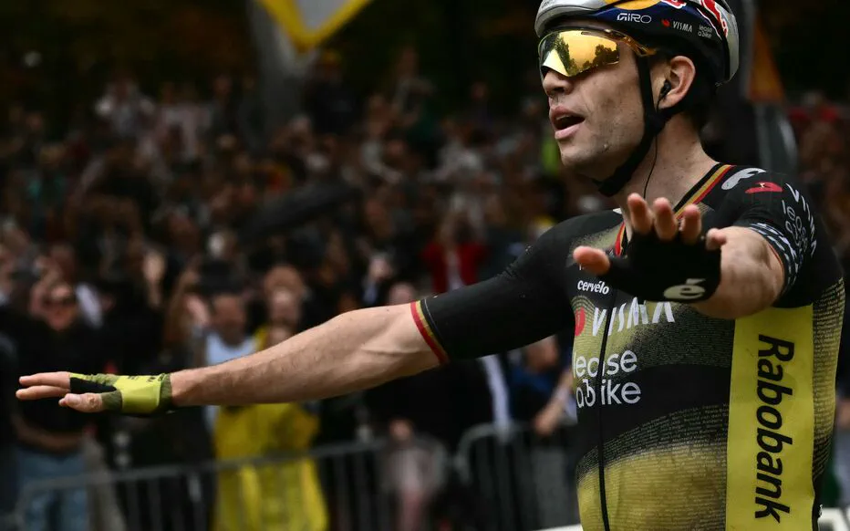 Wout Van Aert s'impose sur les Champs-Élysées et remporte le Tour de France