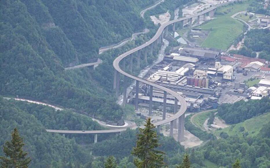 Accident de la route dans les Alpes : deux morts et deux blessés