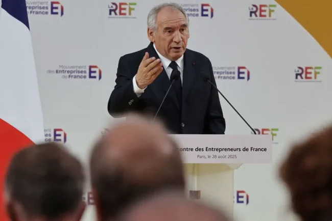 Bayrou sous le feu de la critique pour ses propos sur les baby-boomers