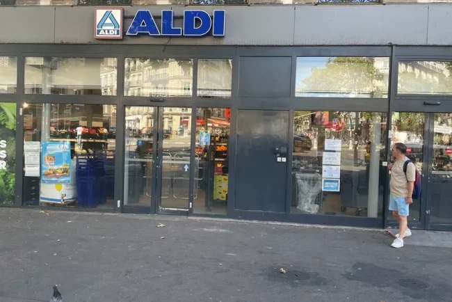 Braquage audacieux à Paris : deux employées séquestrées dans un magasin Aldi