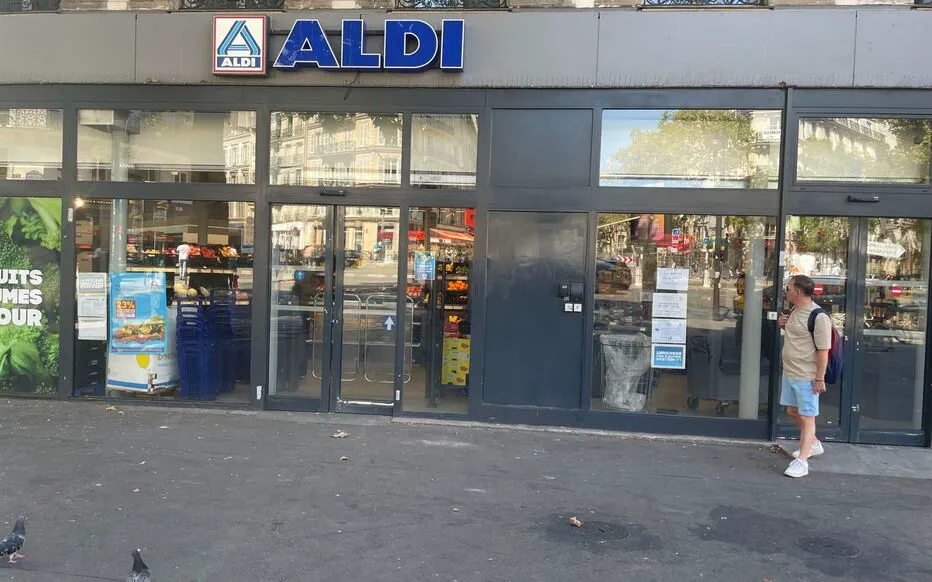 Braquage audacieux à Paris : deux employées séquestrées dans un magasin Aldi